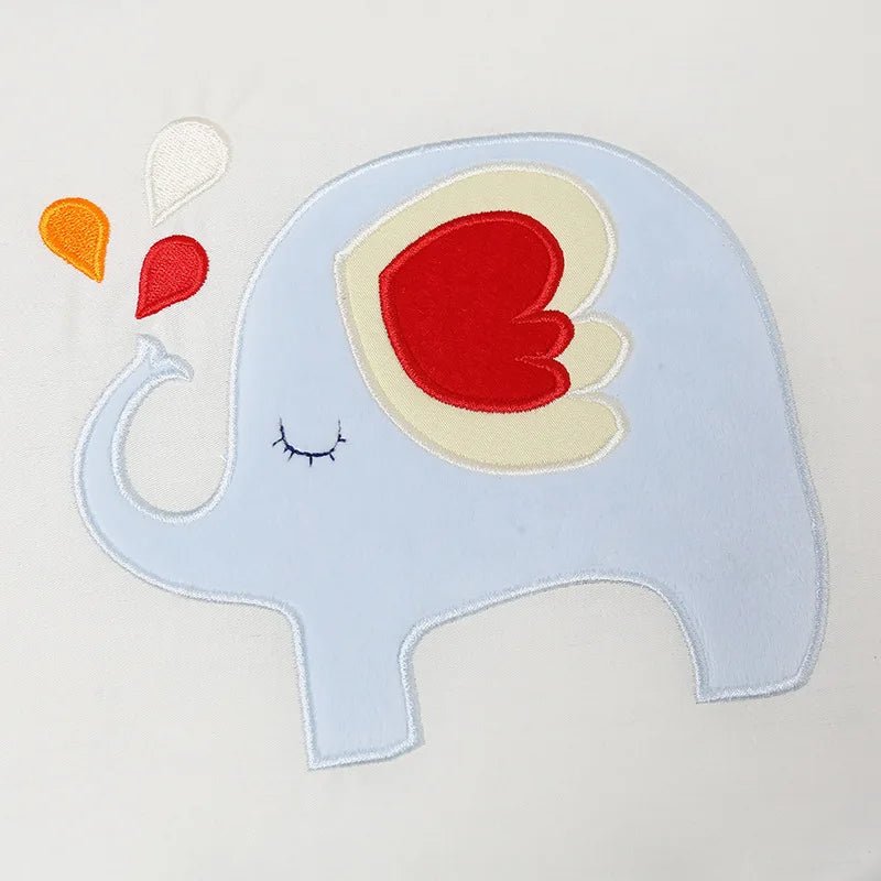 tour de lit bebe motifs adaptes vision des nouveau nes