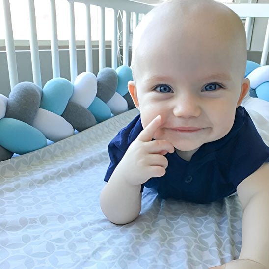 Securite douceur pour bebe avec tresse de lit